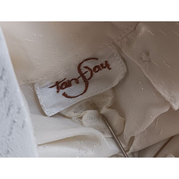 Medium 10 True Vintage Blouse White Ruffled High Neck Button Back Mom Secretary - Picture 7 of 7